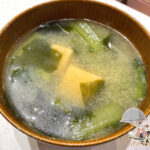 小松菜とわかめの味噌汁